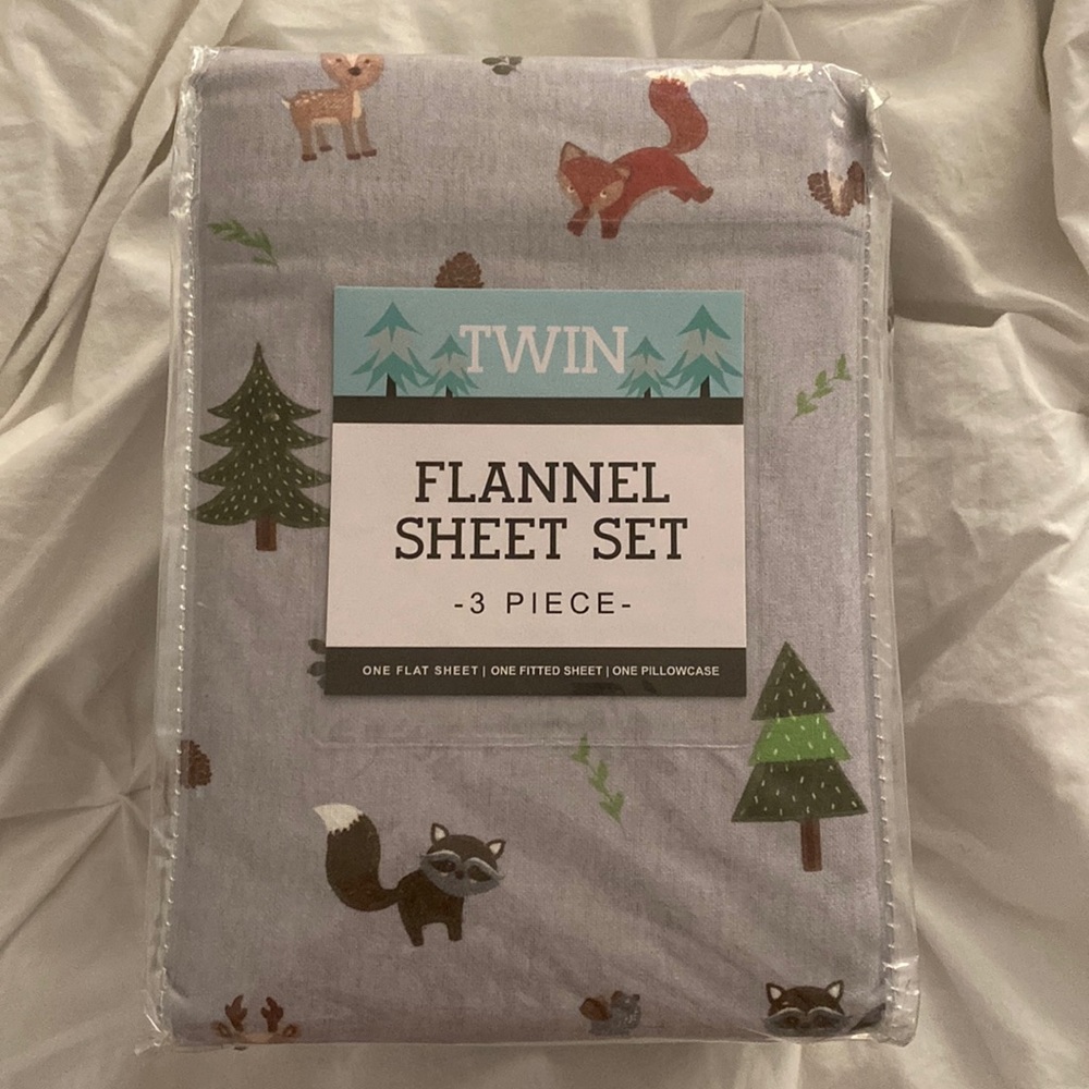 Twin flannel sheet set
